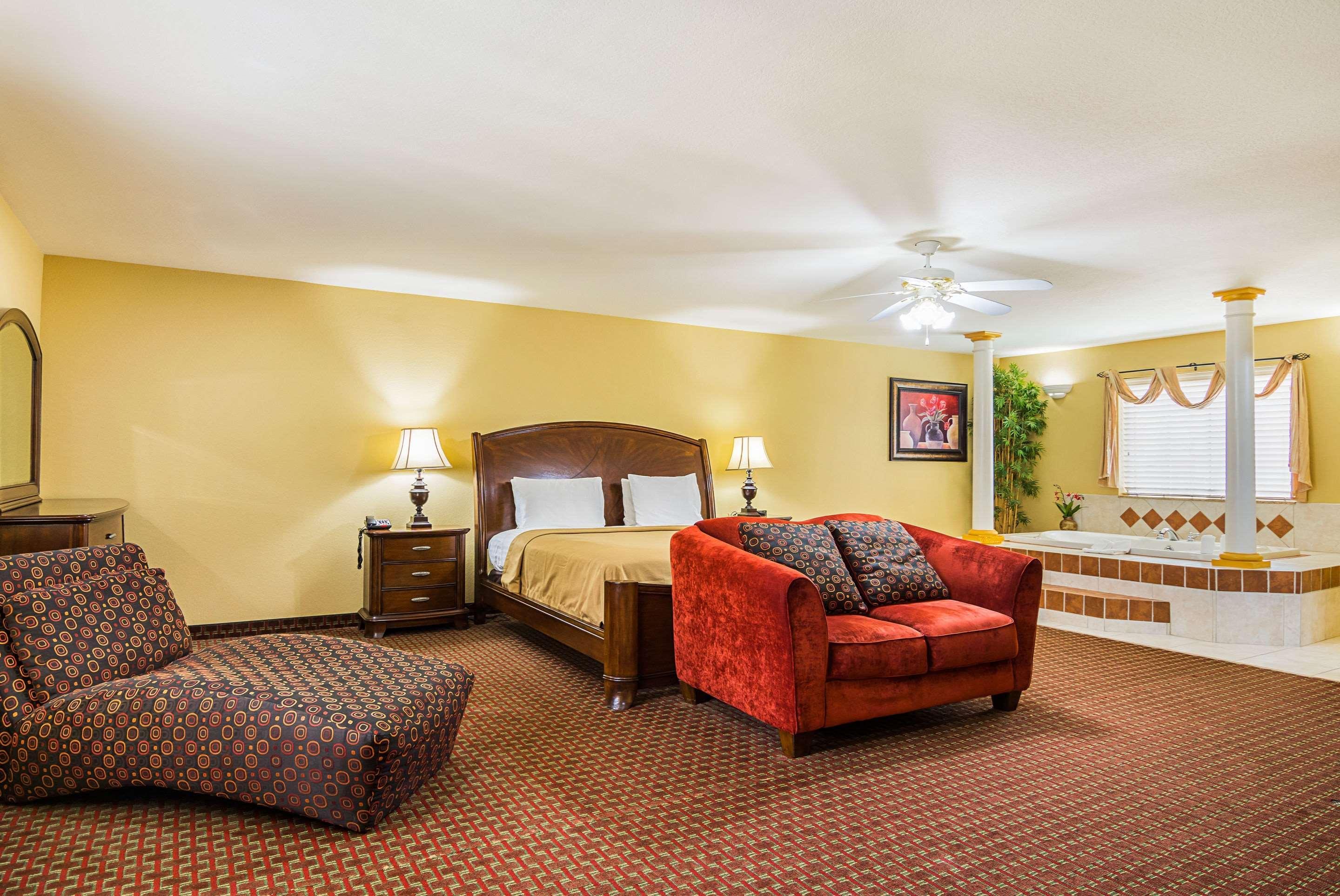 Econo Lodge Inn & Suites Bryant Exterior foto