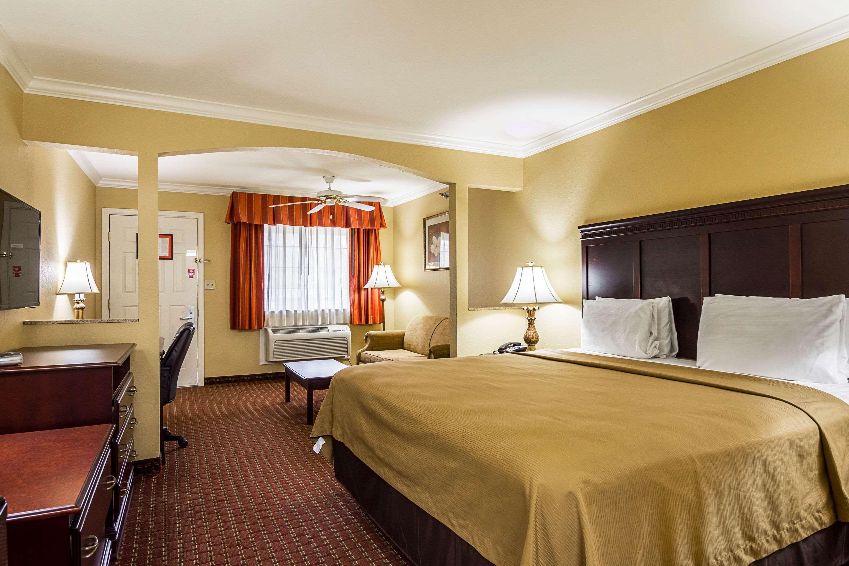 Econo Lodge Inn & Suites Bryant Exterior foto